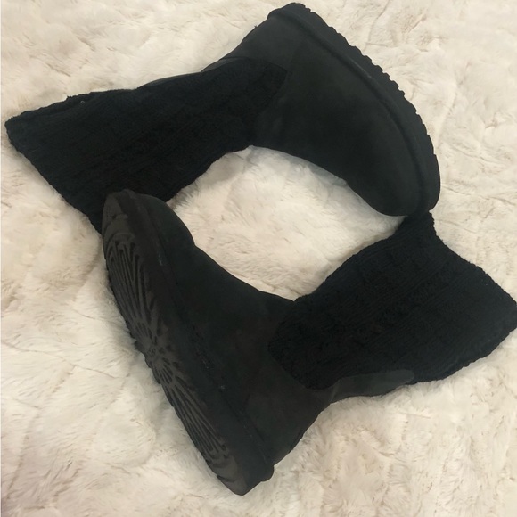 Authentic black UGG Australia Cassidee size 7 USA. - Picture 11 of 14